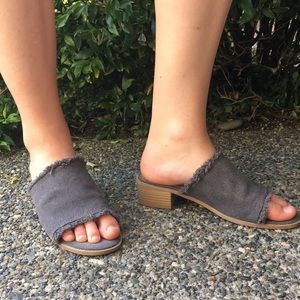 NWOT Universal Thread Gray Mules
